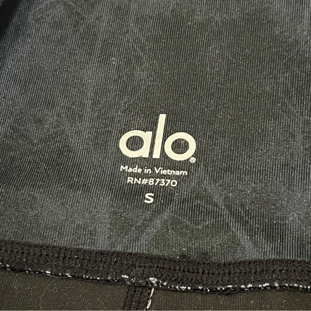 ALO Yoga Tree Lace Airbrush Cropped Legging Size Small